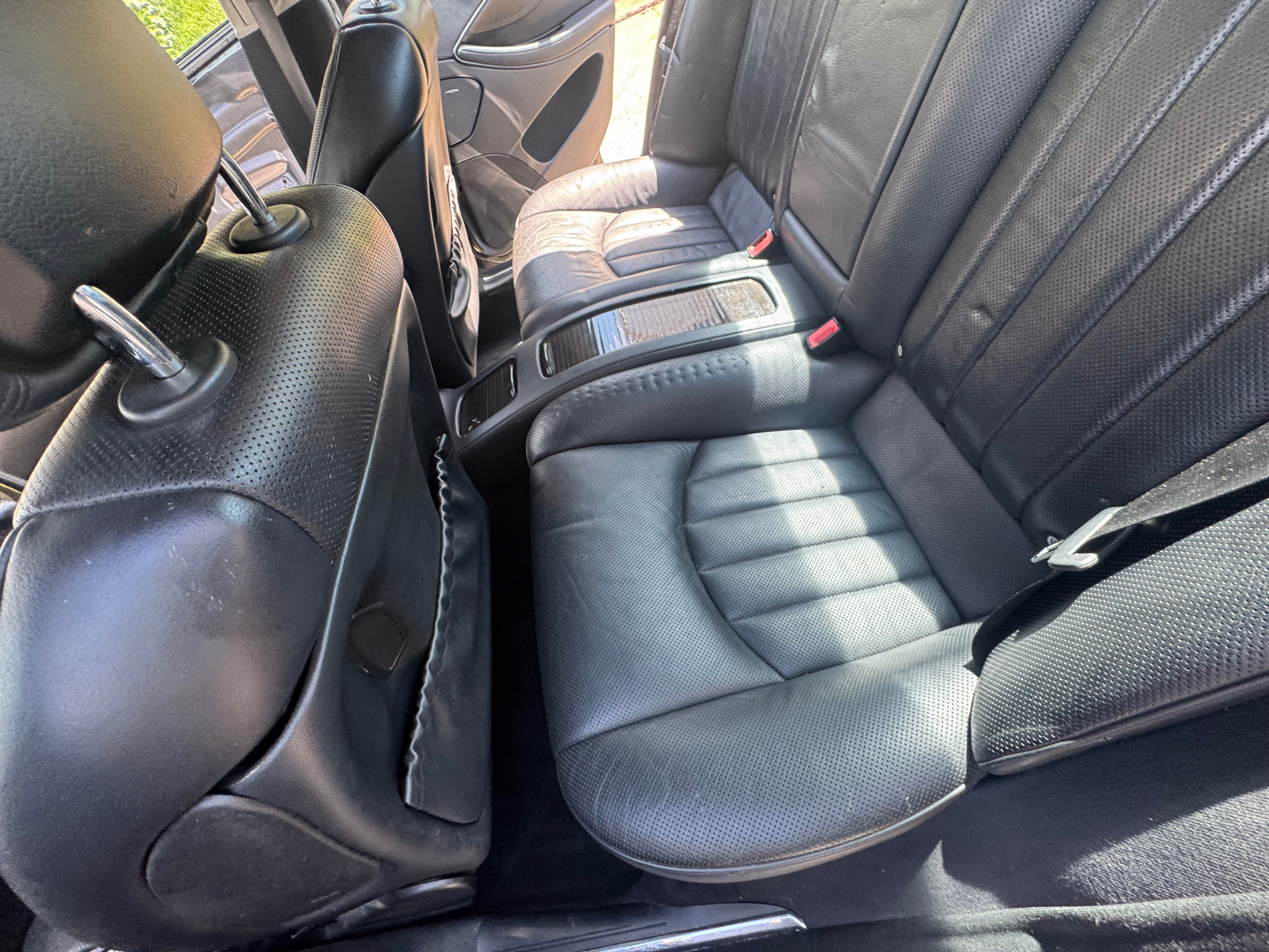 Mercedes-Benz CLS — Interior & Exterior Clean photo 3